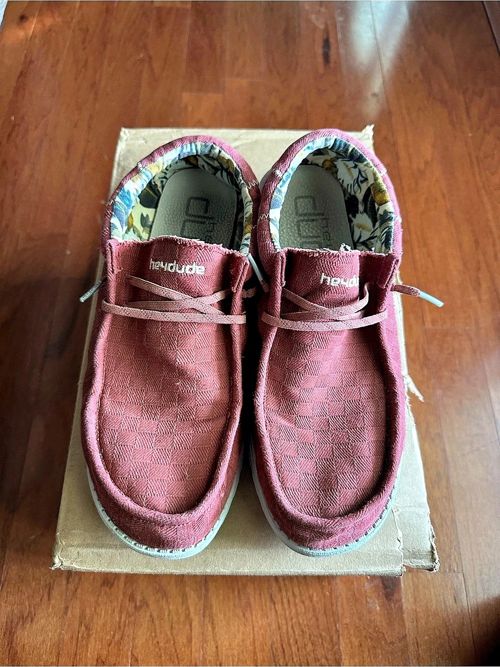 Hey Dude Wally Break Cali Henna Men's Sneakers US 13 Pink Floral.